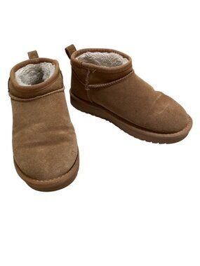 Cushionaire memory foam suede and ankle booties in Chestnut size 6M
